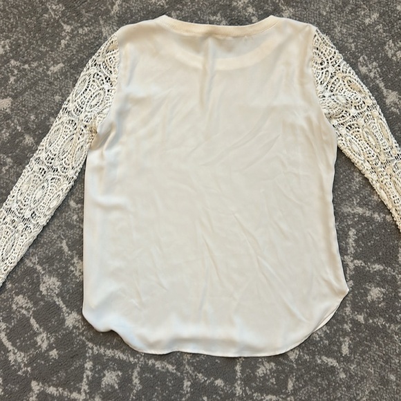 Loft Circle Lace Sleeve Blouse - Picture 10 of 11